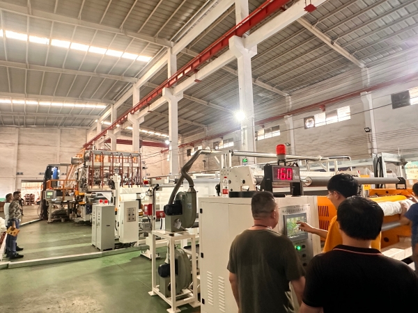 PE non-breathable cast film extrusion line